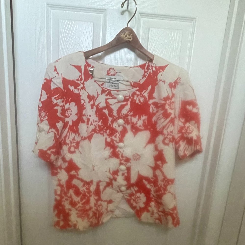 Women's 2-Piece Outfit.